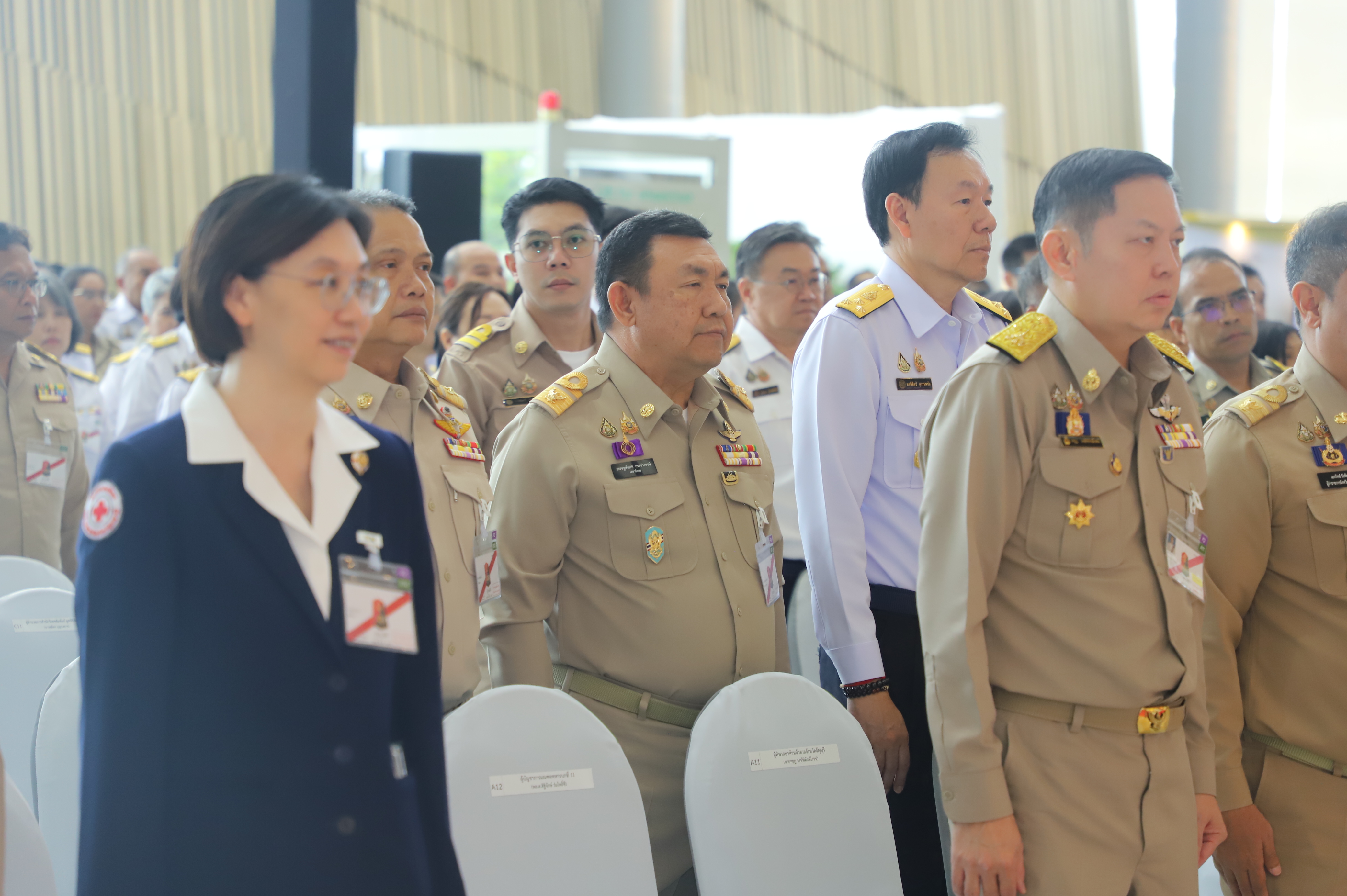 title - เลขาฯ ส.ป.ก. เฝ้ารับเสด็จ สมเด็จพระกนิษฐาธิราชเจ้า กรมสมเด็จพระเทพรัตนราชสุดาฯ สยามบรมราชกุมารี ทรงเป็นองค์ประธานเปิดงาน 60 ปี ปลานิลพระราชทาน เพื่อปวงชนชาวไทย